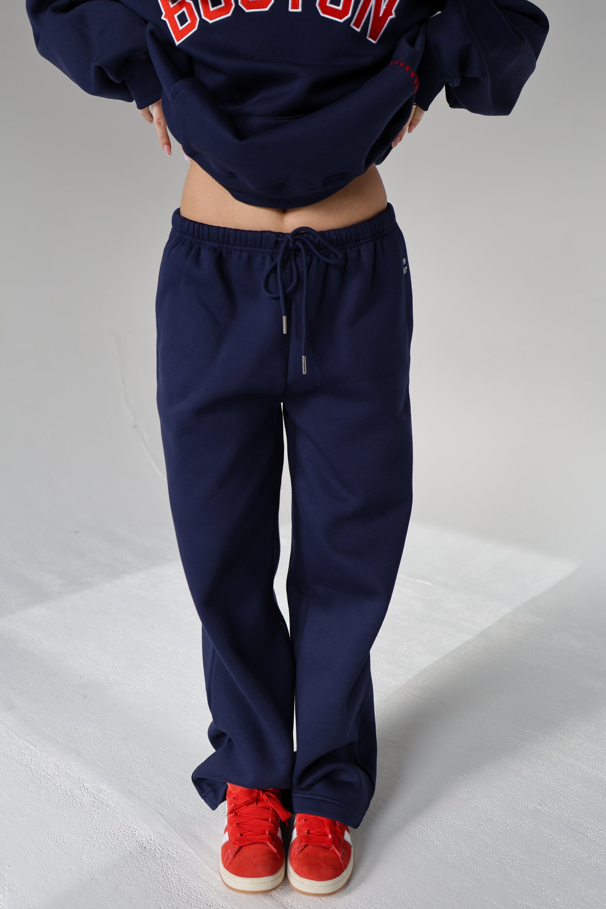87 LOW RISE BAGGY SWEATPANTS IN 