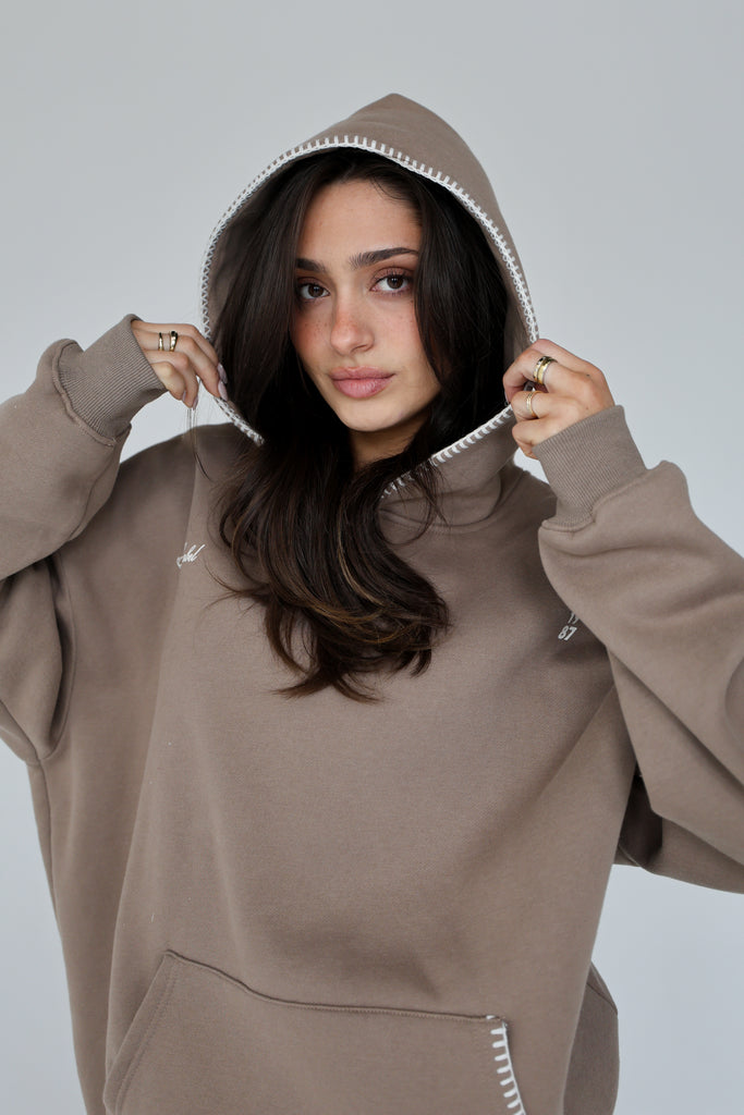 LABEL HOODIE IN "TAUPE"
