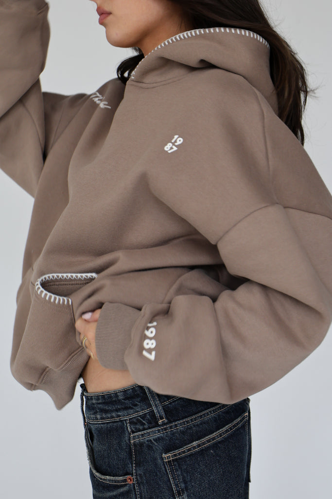 LABEL HOODIE IN "TAUPE"