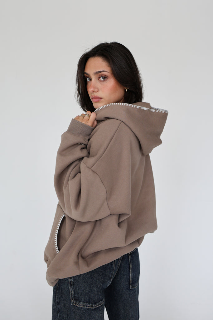 LABEL HOODIE IN "TAUPE"